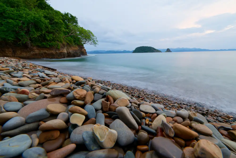 Playa Piedritas portent bien son nom
